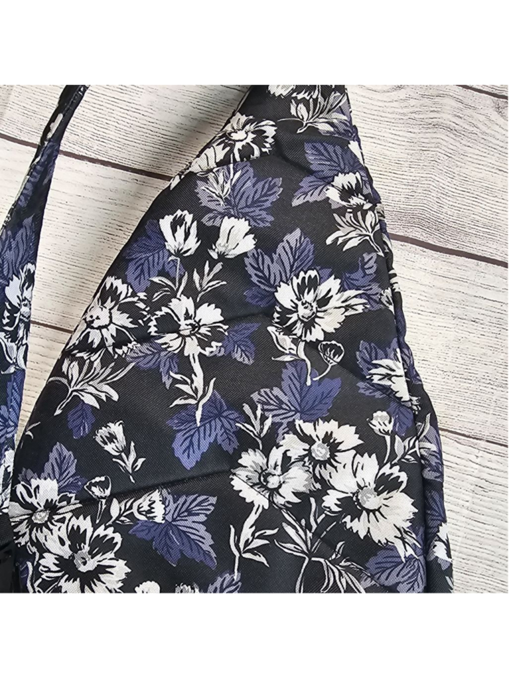 Vera Bradley blue, grey, white floral crossbody bag - Picture 7 of 10